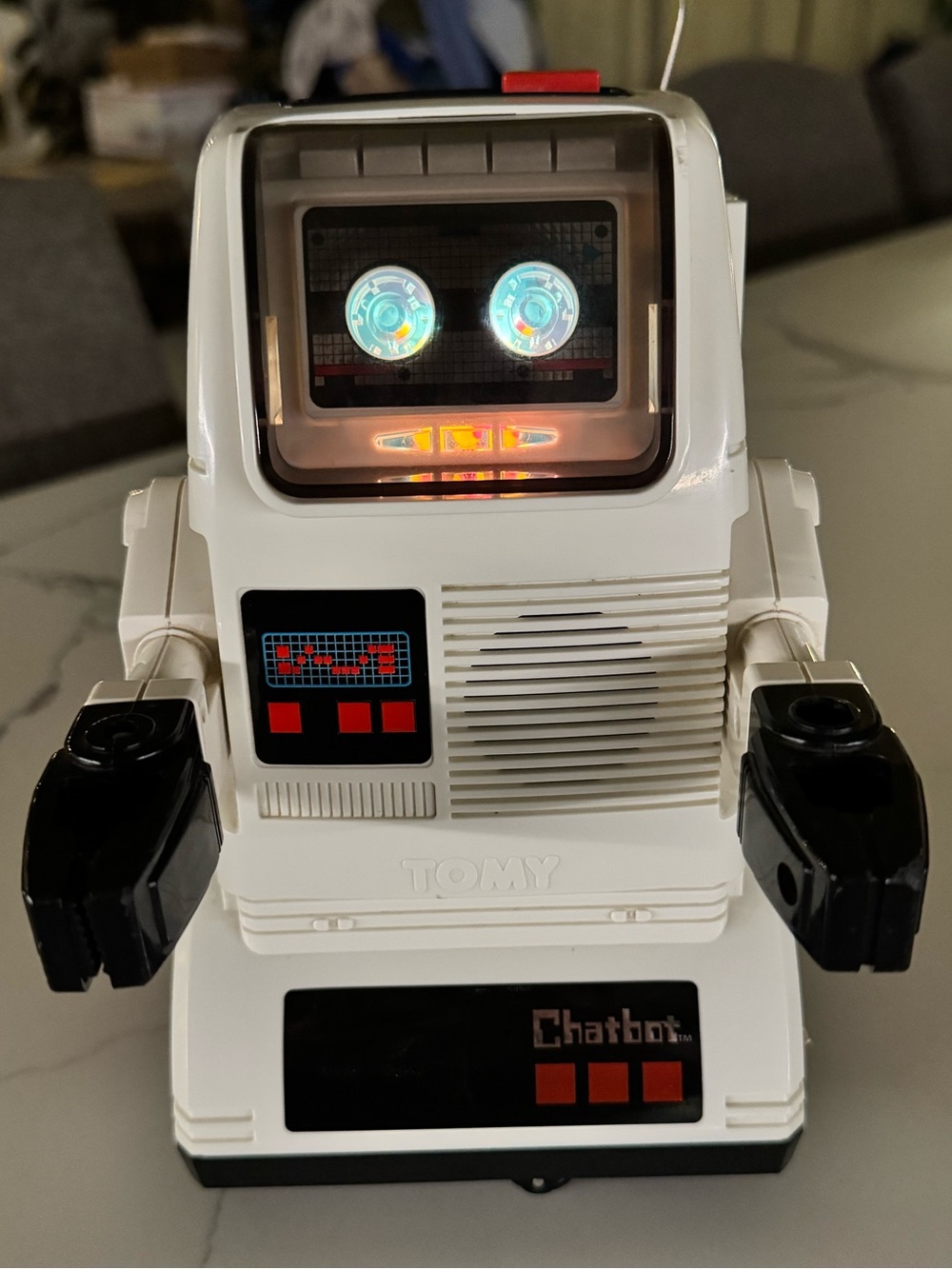 Vintage 1985 TOMY Chatbot Robot (Model 5404)~ WORKS!